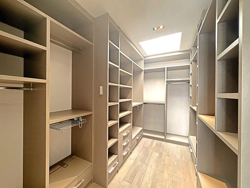 Maison - 328 m² - 5 pièces