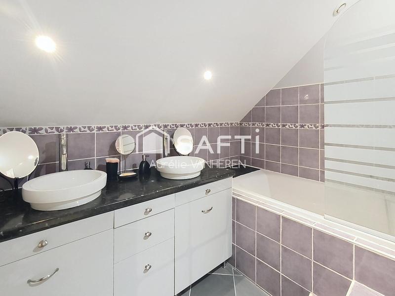 Maison - 291 m² - 11 pièces