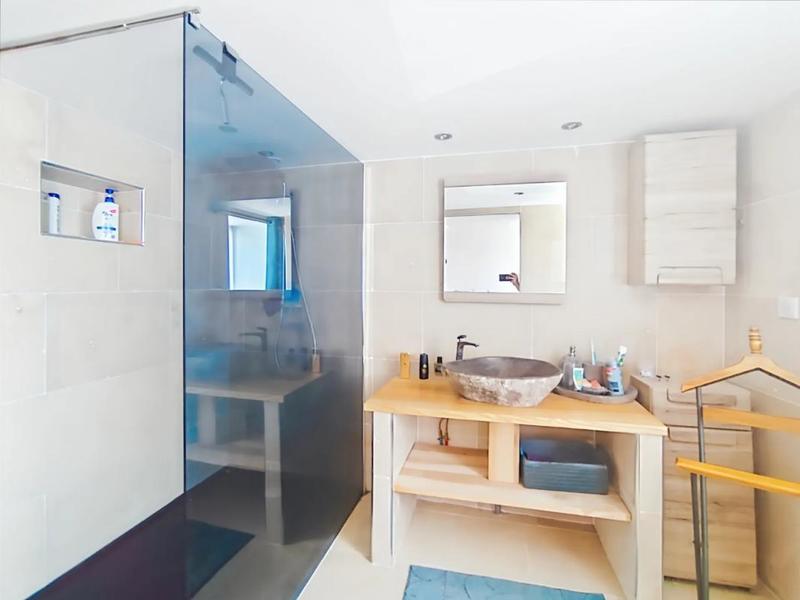 Maison - 300 m² - 9 pièces