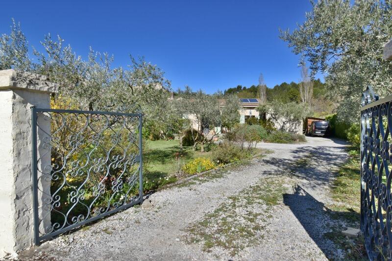 Maison - 99 m² - 5 pièces