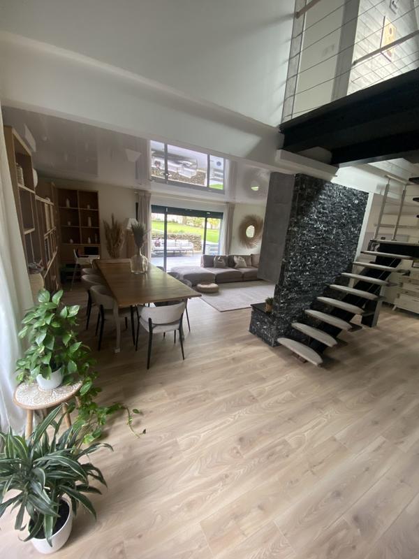 Maison - 187 m² - 5 pièces