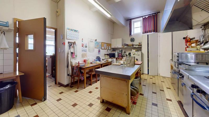 Immeuble - 650 m² - 29 pièces