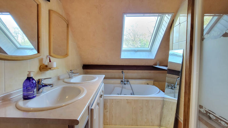 Maison - 149 m² - 8 pièces