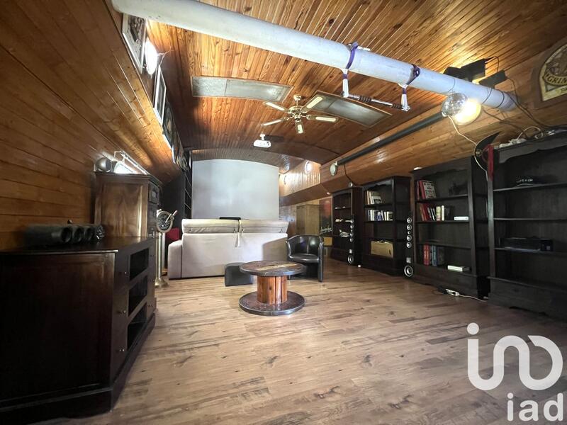 Maison - 260 m² - 8 pièces