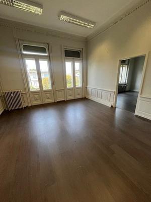 Bureau - 107 m² - 4 pièces