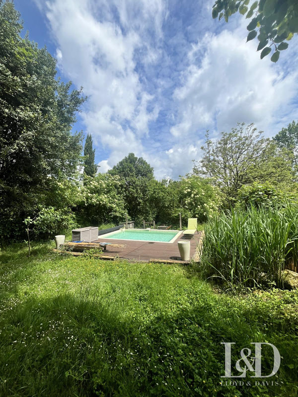 Maison - 323 m² - 10 pièces