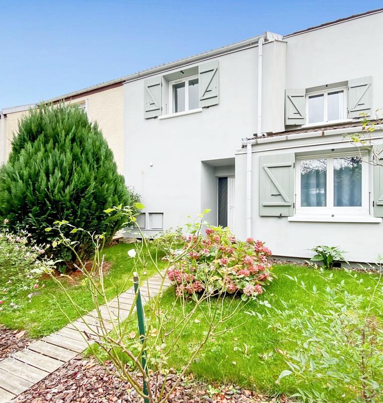 Maison - 96 m² - 5 pièces