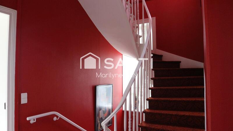 Maison - 200 m² - 11 pièces