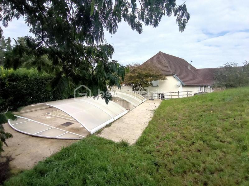 Maison - 230 m² - 6 pièces