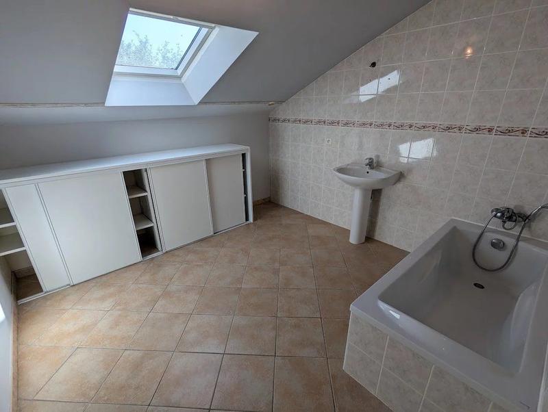 Maison - 284 m² - 12 pièces