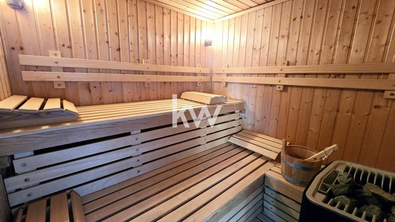 Maison - 600 m² - 10 pièces