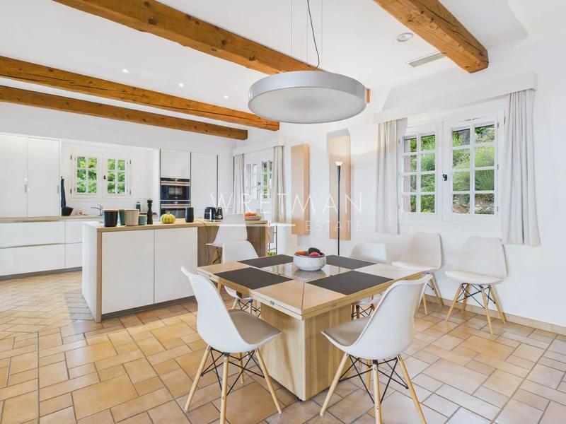 Villa - 185 m² - 7 pièces