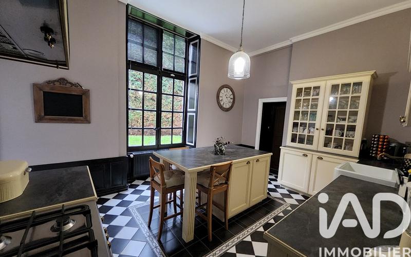 Maison - 313 m² - 10 pièces