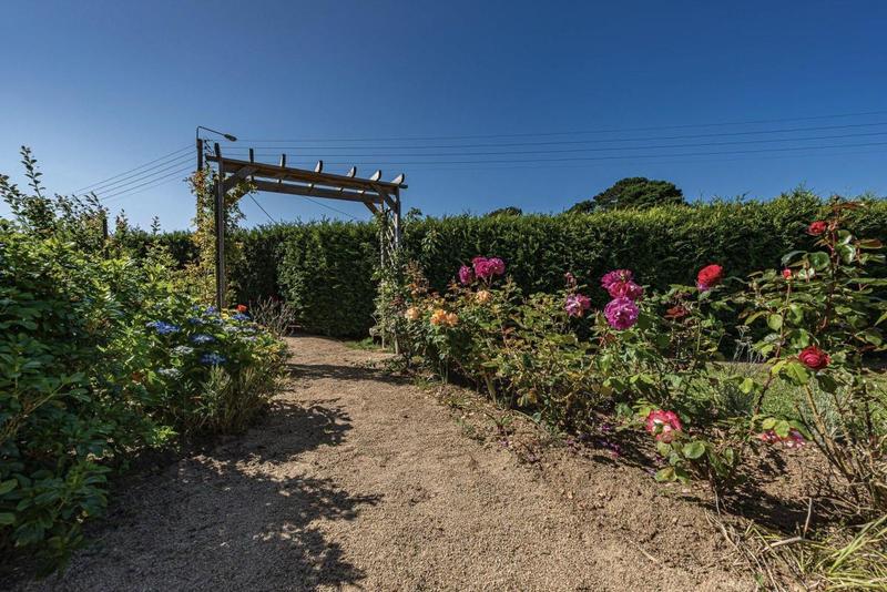 Maison - 182 m² - 9 pièces