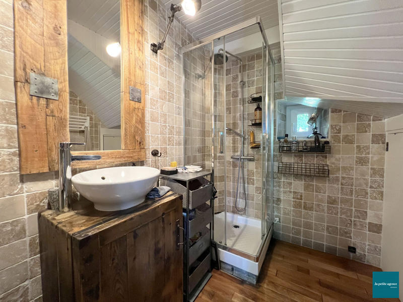 Maison - 281 m² - 8 pièces