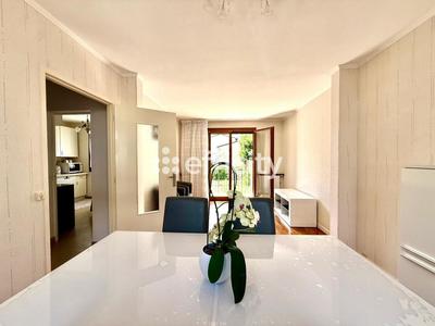 Maison - 83 m² - 6 pièces