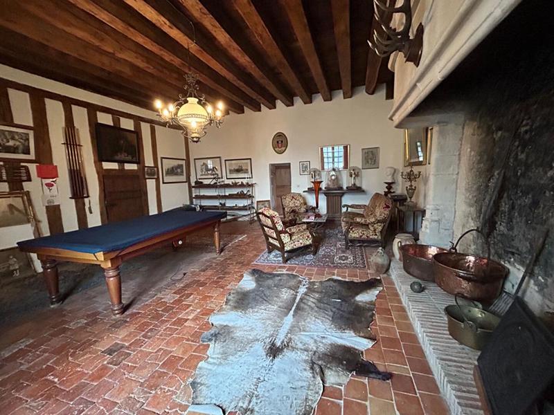 Maison - 385 m² - 10 pièces