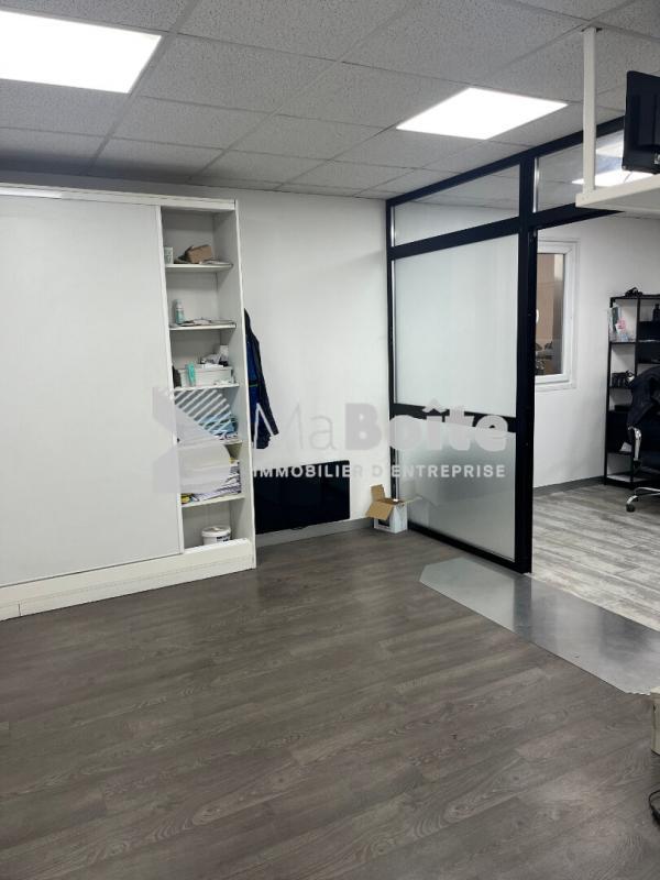 Entrepôt - 1 000 m²