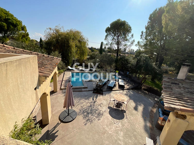 Villa - 235 m² - 6 pièces