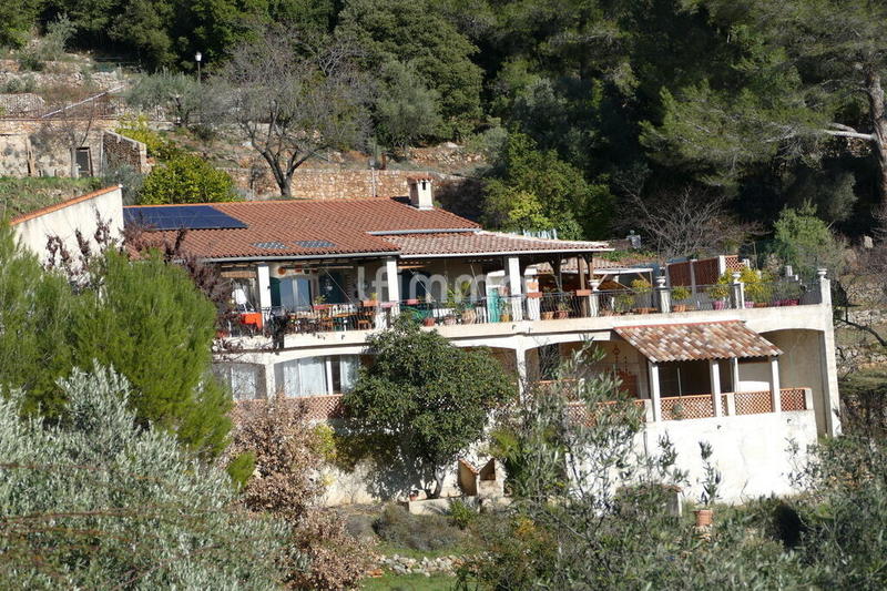 Maison - 220 m² - 7 pièces