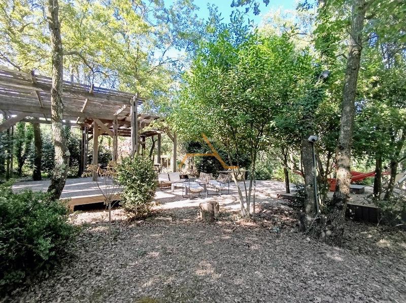 Villa - 240 m² - 8 pièces