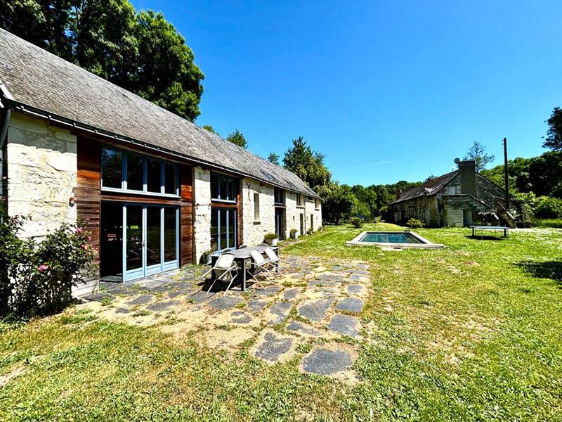 Moulin - 401 m² - 12 pièces