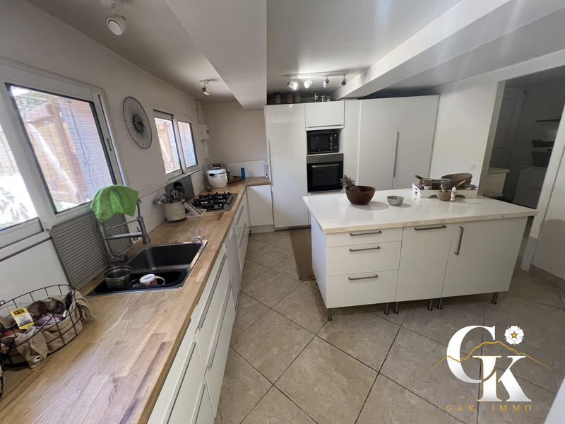 Villa - 365 m² - 15 pièces