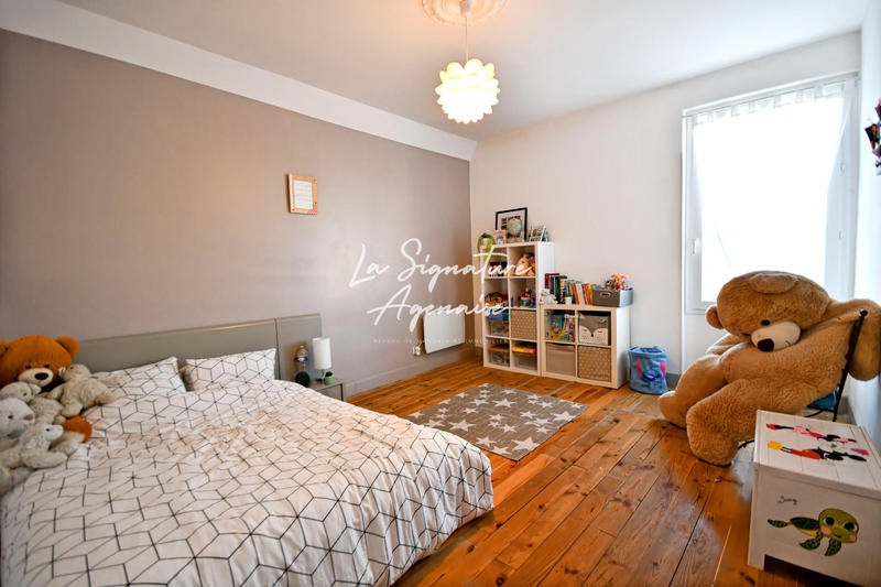 Propriété - 480 m² - 6 pièces