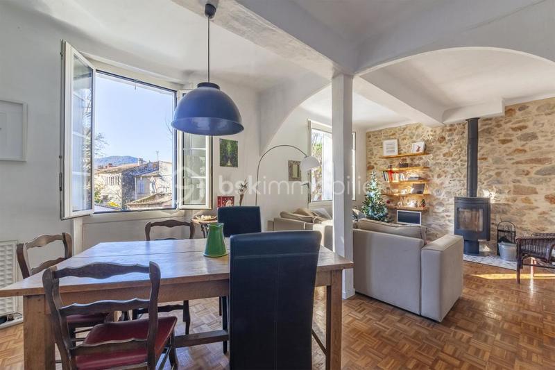 Maison en pierre - 151 m² - 7 pièces