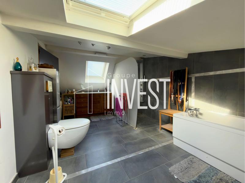 Maison - 246 m² - 5 pièces