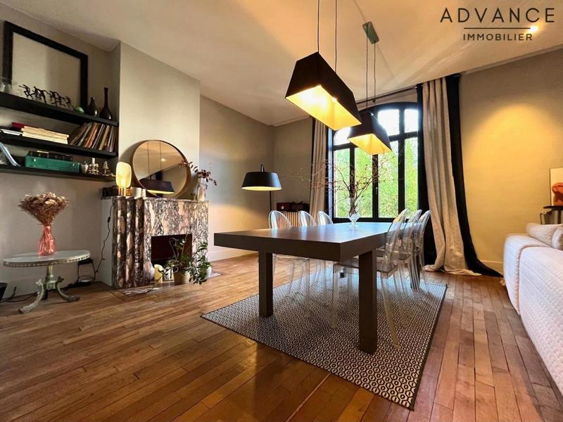 Maison - 315 m² - 12 pièces