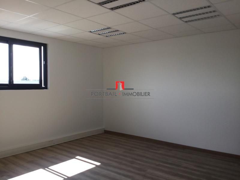 Local d'activités - 156 m²