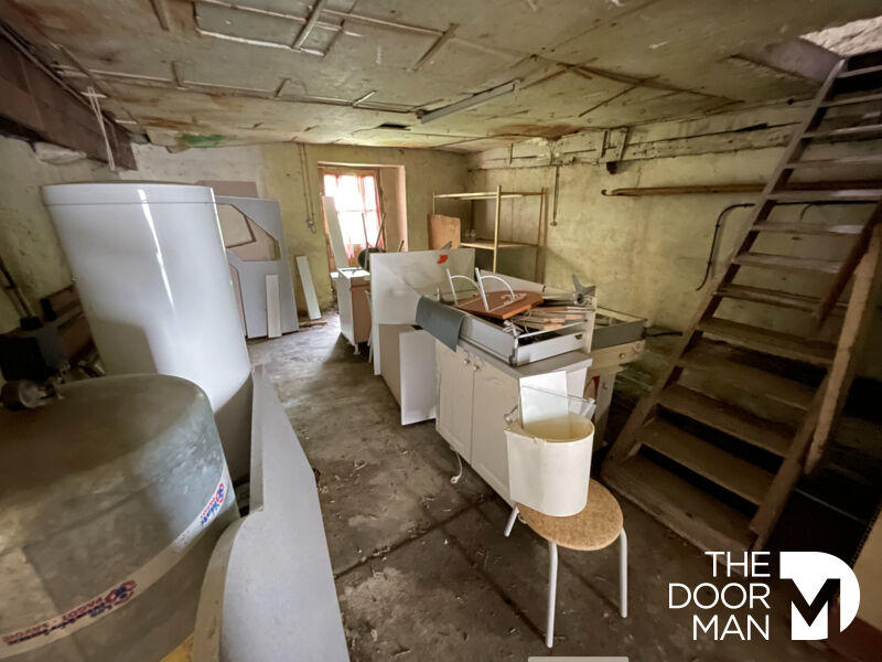 Maison - 260 m² - 10 pièces