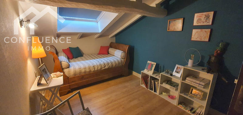 Demeure - 270 m² - 9 pièces