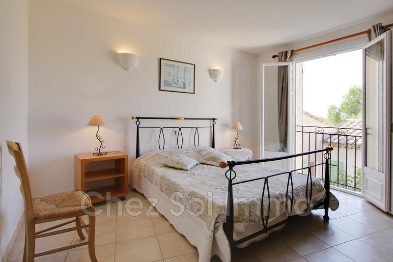 Villa - 235 m² - 8 pièces