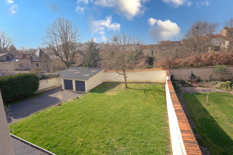 Propriété - 260 m² - 13 pièces