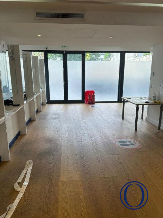 Local commercial - 335 m²