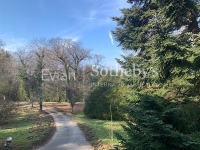 Propriété - 247 m² - 5 pièces