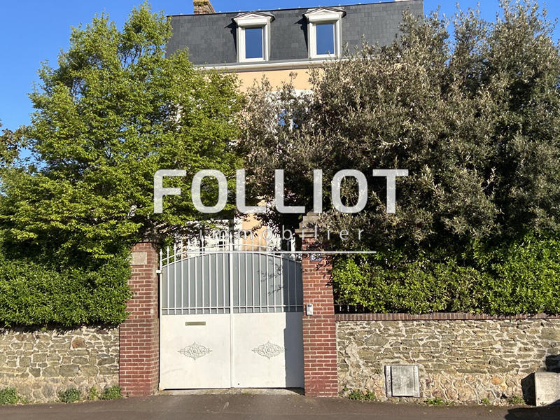 Maison - 195 m² - 8 pièces