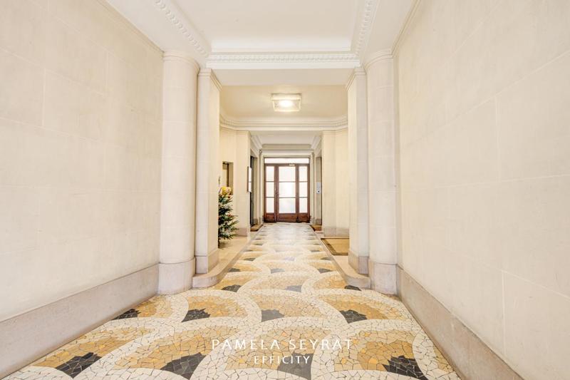 Appartement - 152 m² - 6 pièces