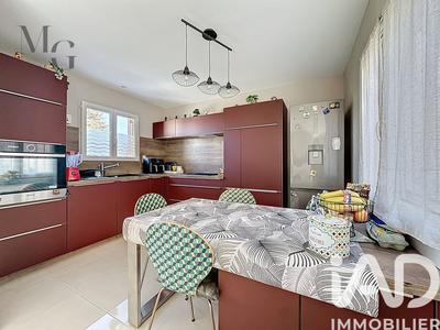 Maison - 88 m² - 4 pièces