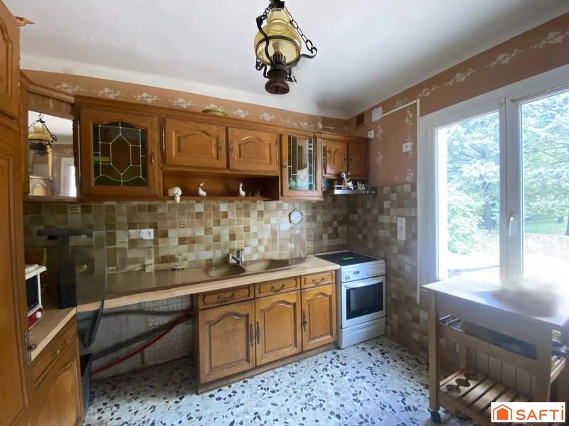 Maison - 205 m² - 7 pièces