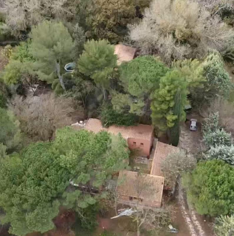 Maison - 400 m² - 12 pièces