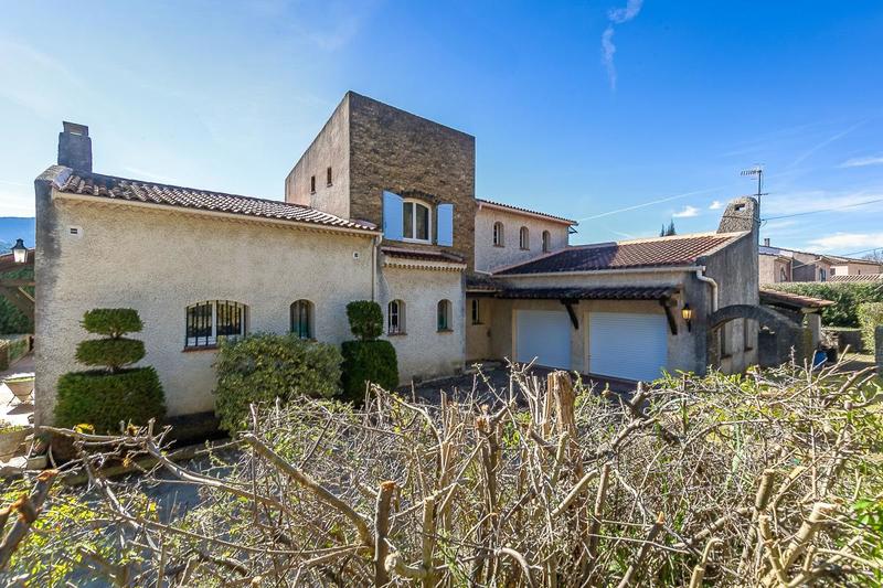 Villa - 230 m² - 5 pièces