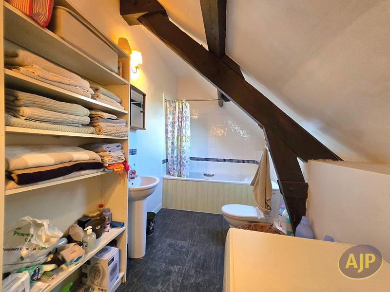 Maison - 111 m² - 6 pièces