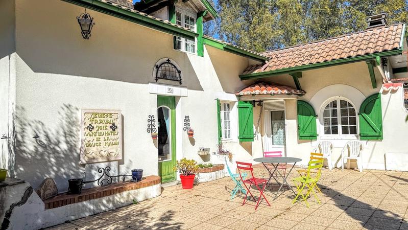 Propriété - 500 m² - 22 pièces