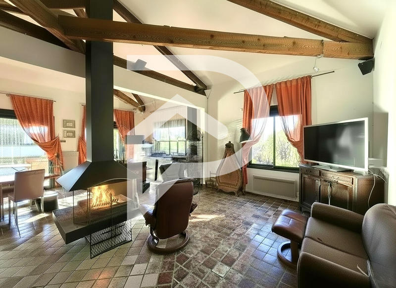 Maison - 140 m² - 5 pièces