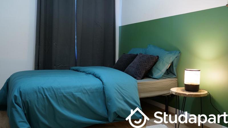 Chambre - 11 m² - 1 pièce