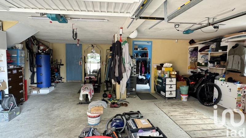 Maison - 234 m² - 12 pièces