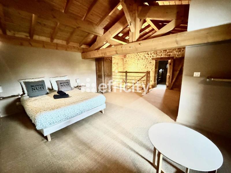 Maison - 338 m² - 13 pièces